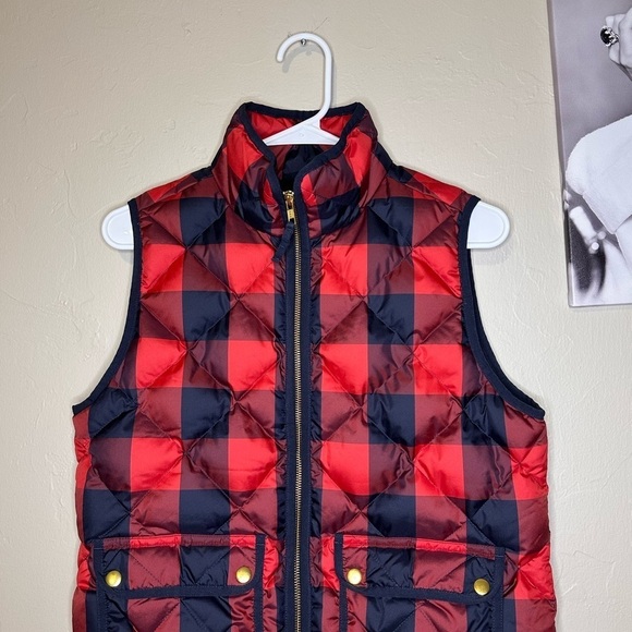 J Crew | Quilted Buffalo Check Excursion Vest SM - Picture 4 of 9